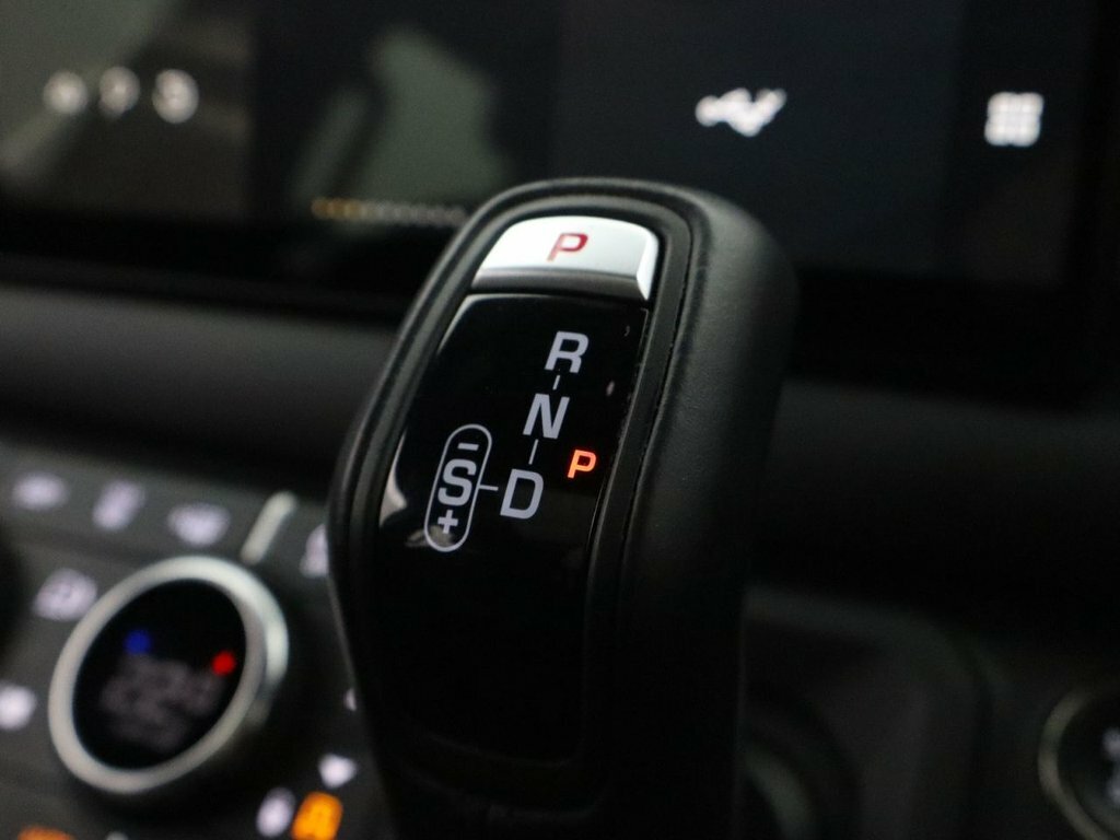Land Rover Defender 130 3.0 D300 X-dynamic Hse 130 8 Seat Estat Black #19