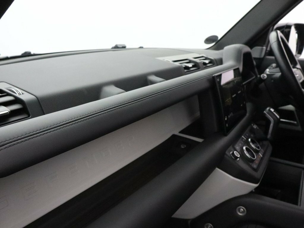 Land Rover Defender 130 3.0 D300 X-dynamic Hse 130 8 Seat Estat Black #42