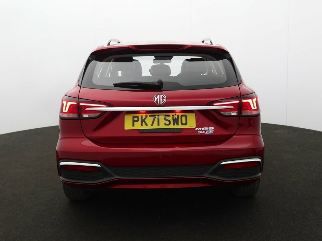 MG MG5 Estate Red #6