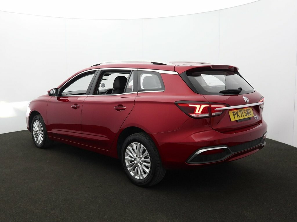 MG MG5 Estate Red #5