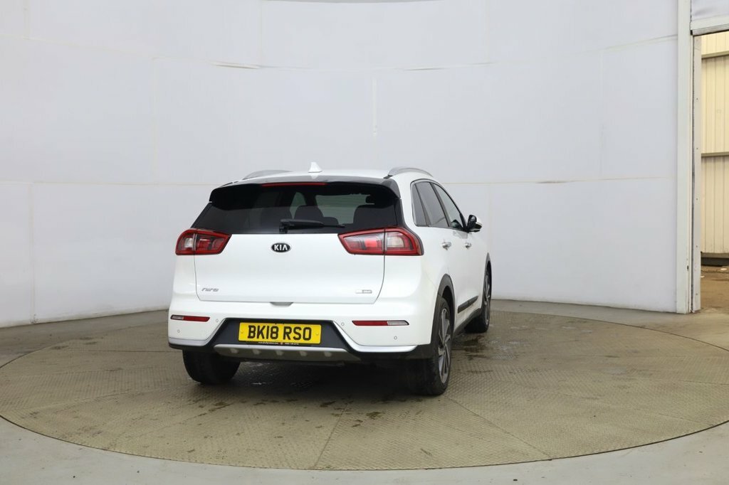 Kia Niro 1L First Edition White #5