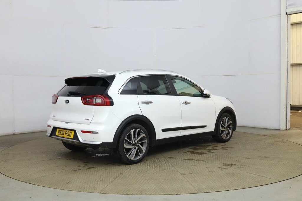 Kia Niro 1L First Edition White #4
