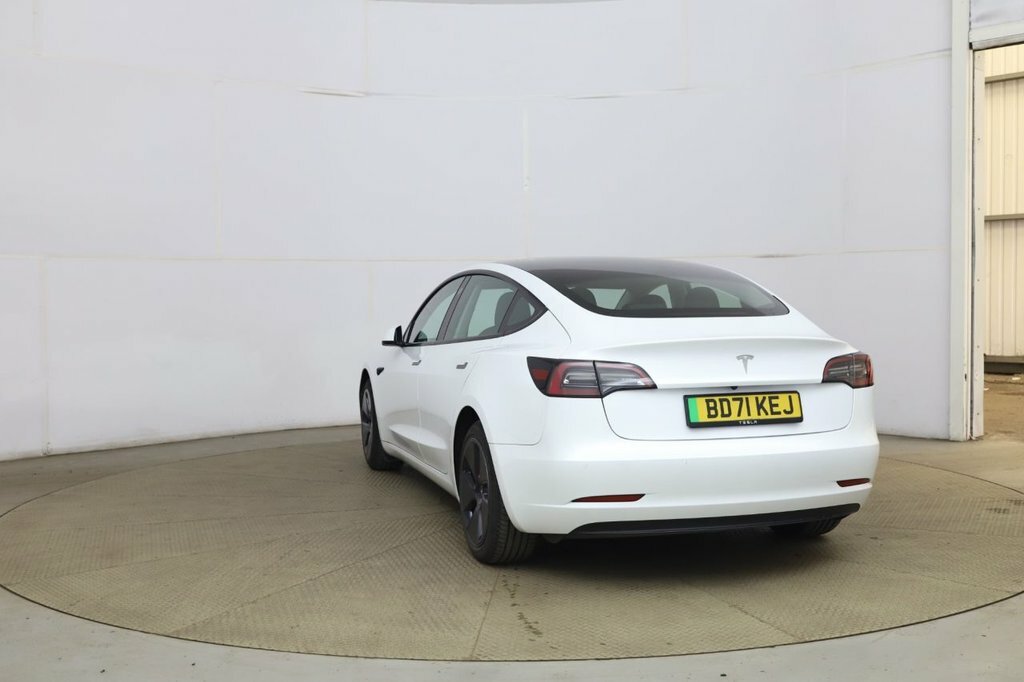 Tesla Model 3 Saloon White #5