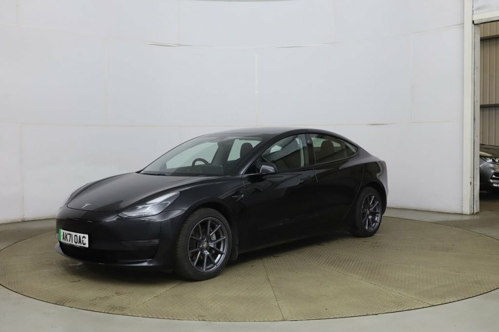 Tesla Model 3 Saloon Black #3