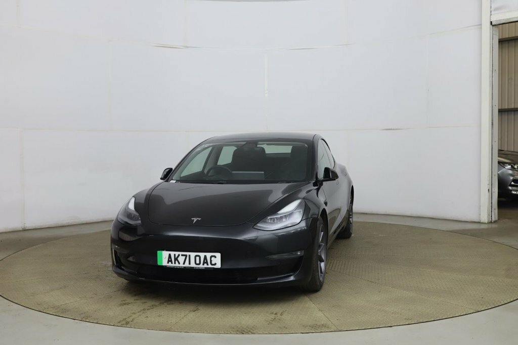 Tesla Model 3 Saloon Black #2