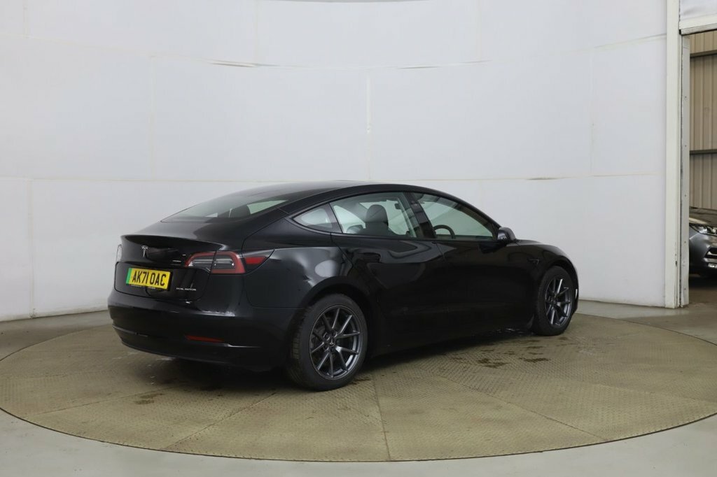 Tesla Model 3 Saloon Black #6