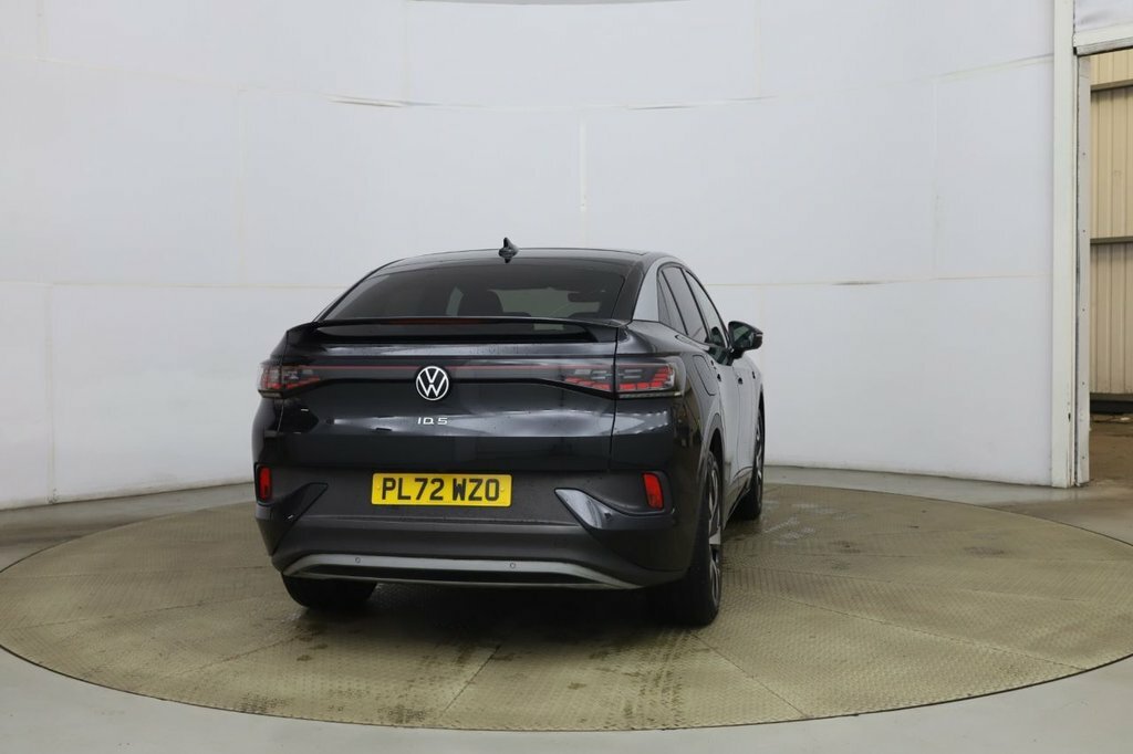 Volkswagen ID.5 Suv Black #4