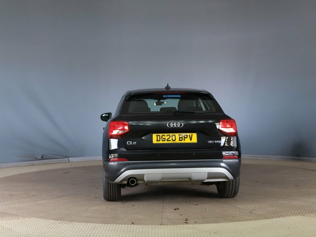 Audi Q2 1L Technik Black #6