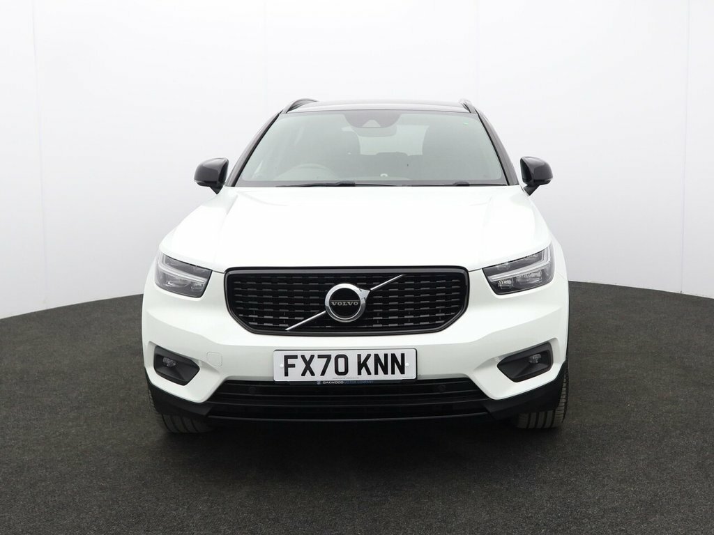 Volvo XC40 2L R-design White #2