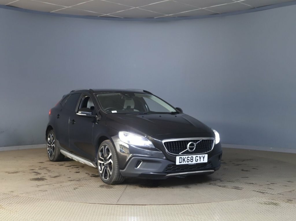 Volvo V40 Cross Country 1.5L Pro Black #3