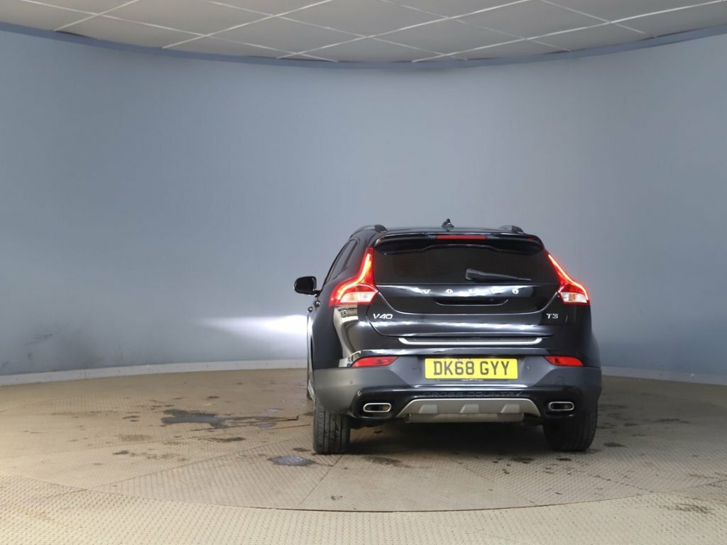 Volvo V40 Cross Country 1.5L Pro Black #6