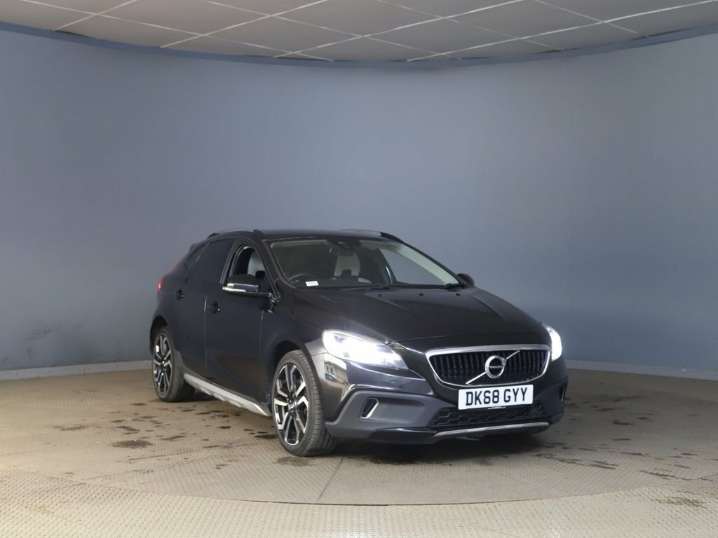Volvo V40 Cross Country 1.5L Pro Black