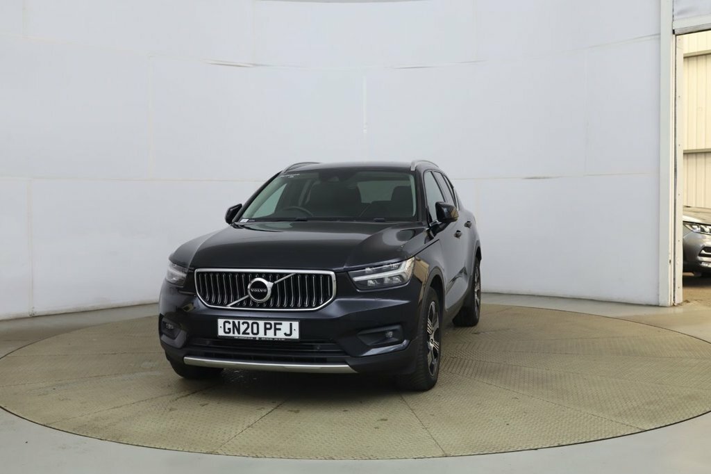 Volvo XC40 2L Inscription Black #2