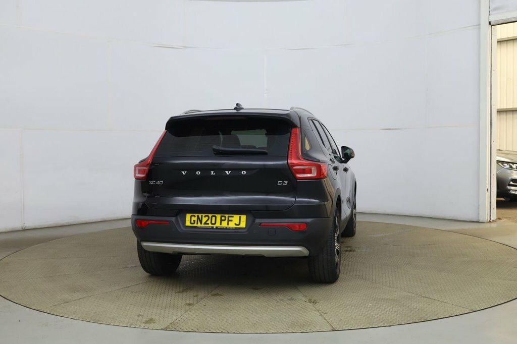Volvo XC40 2L Inscription Black #4