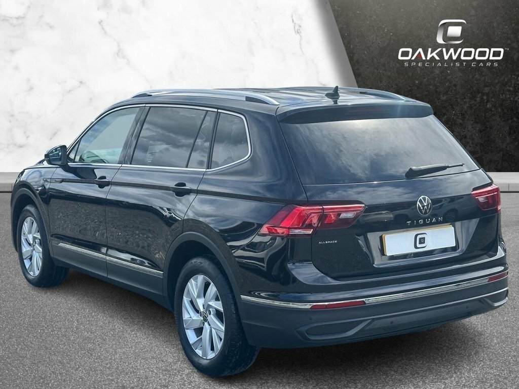 Volkswagen Tiguan Allspace 1.5L Life LP72OOY Black #4