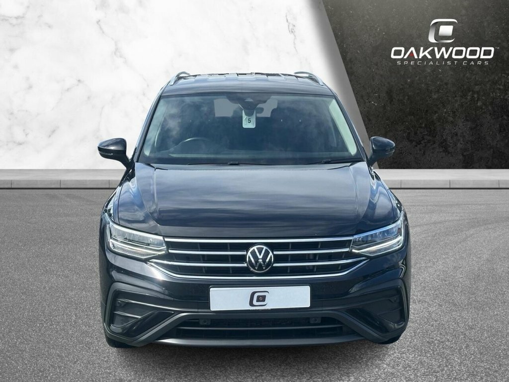Volkswagen Tiguan Allspace 1.5L Life LP72OOY Black #2