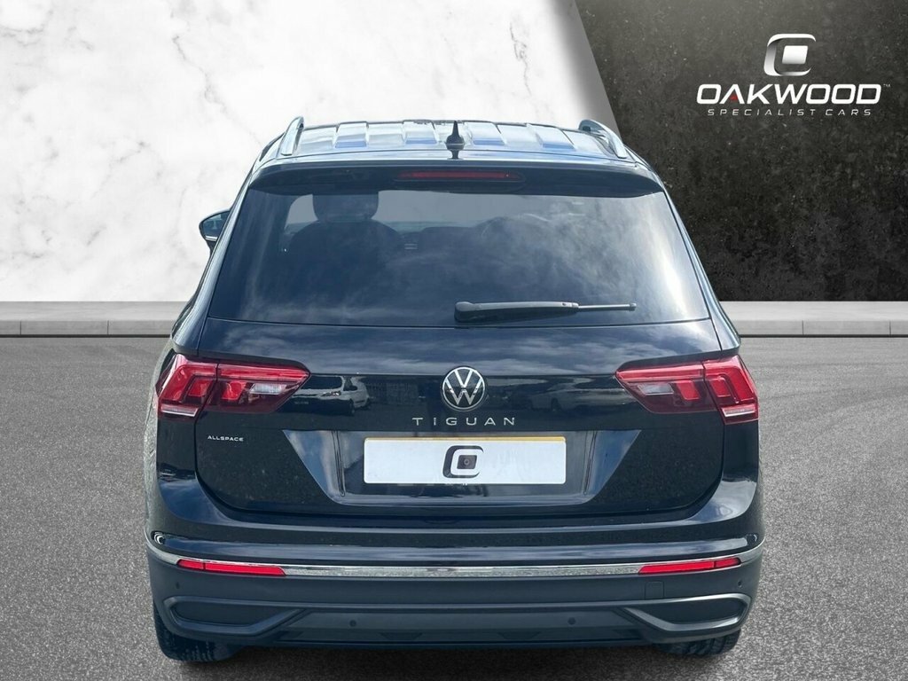 Volkswagen Tiguan Allspace 1.5L Life LP72OOY Black #3