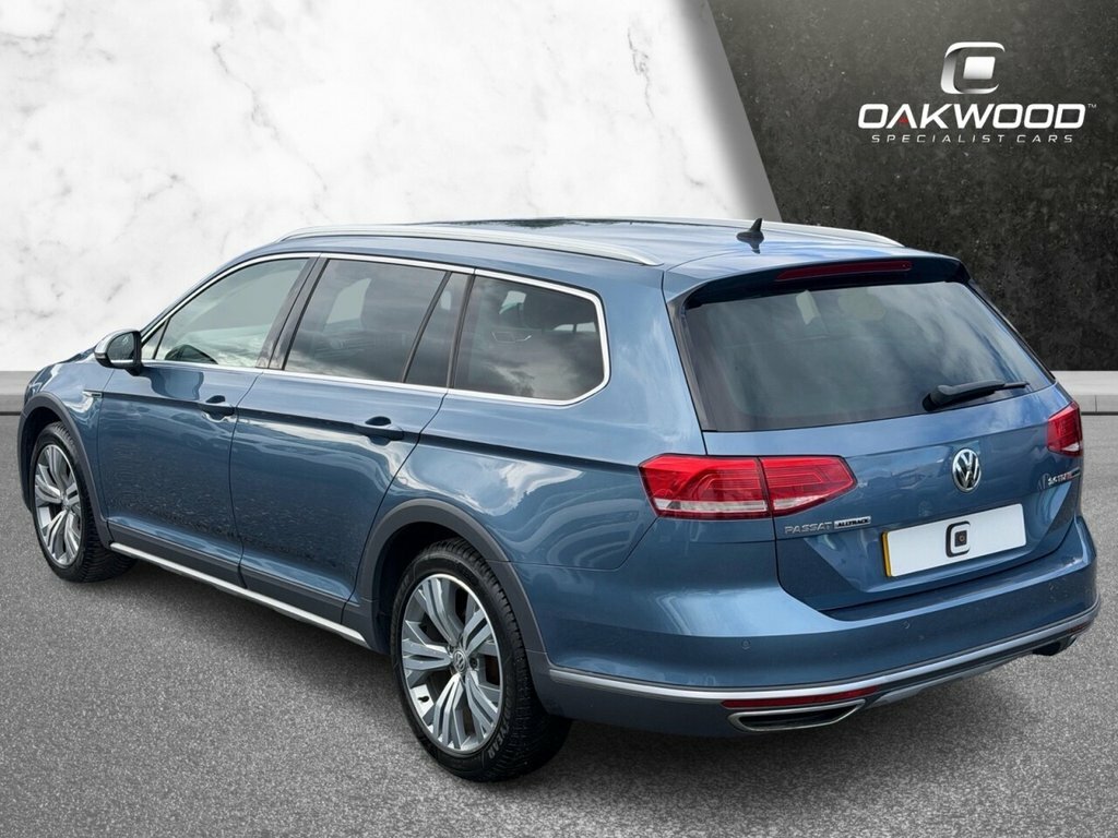 Volkswagen Passat Alltrack Passat Alltrack Tdi Bluemotion Technology 4Motion White #12