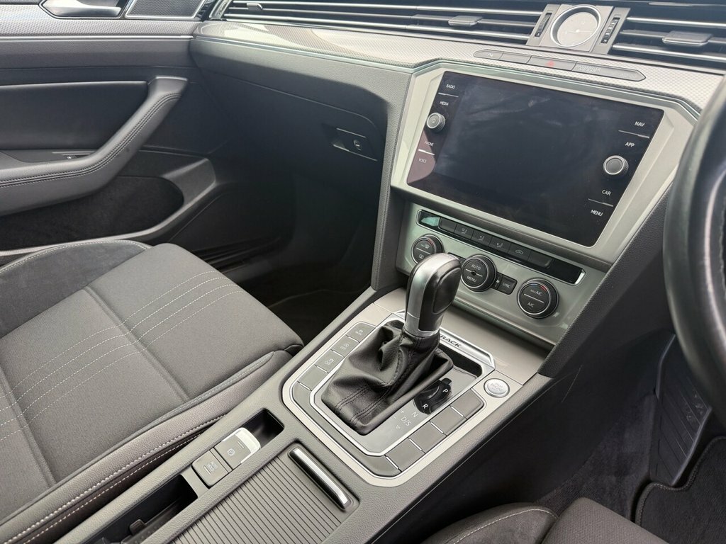 Volkswagen Passat Alltrack Passat Alltrack Tdi Bluemotion Technology 4Motion White #18