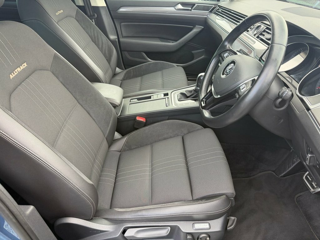 Volkswagen Passat Alltrack Passat Alltrack Tdi Bluemotion Technology 4Motion White #19