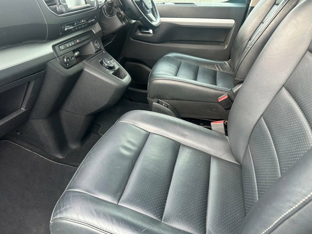 Vauxhall Vivaro 2L Elite M Black #2