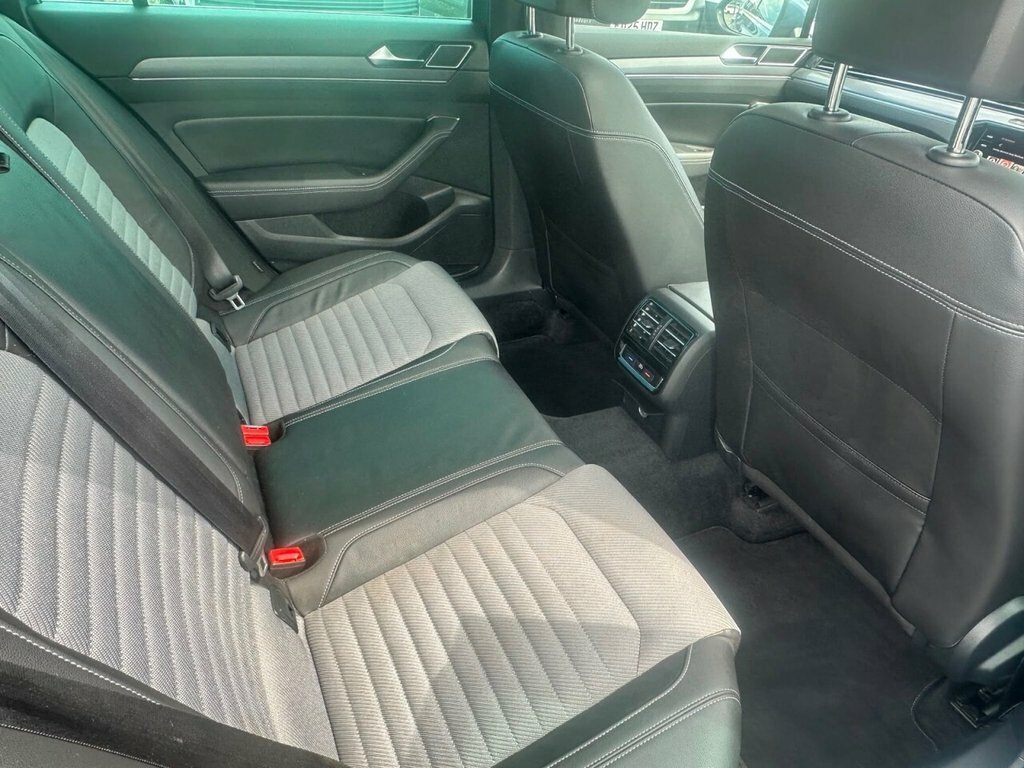 Volkswagen Passat 2.0 Tdi Gt Panoramic Roof  #22