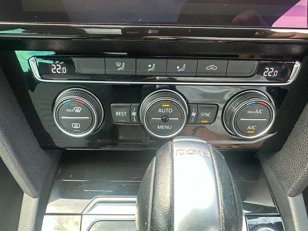 Volkswagen Passat 2.0 Tdi Gt Panoramic Roof  #12