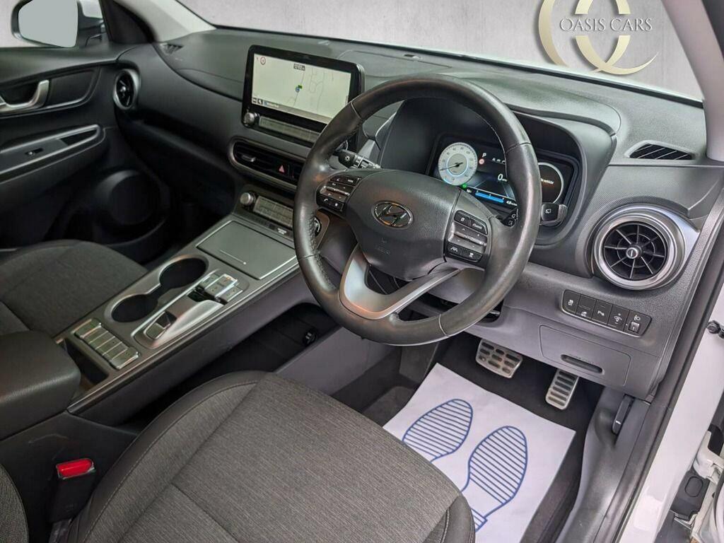 Hyundai Kona Suv 64Kwh Premium 10.5Kw Charger 2021 CA71DZE White #2