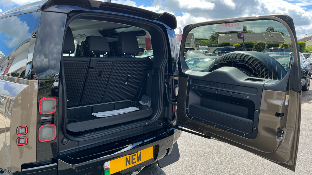 Land Rover Defender 90 Pickup Green #50