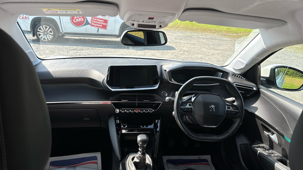 Peugeot 208 1.2 Puretech Allure Premium Hatchback M CP21OKM White #5