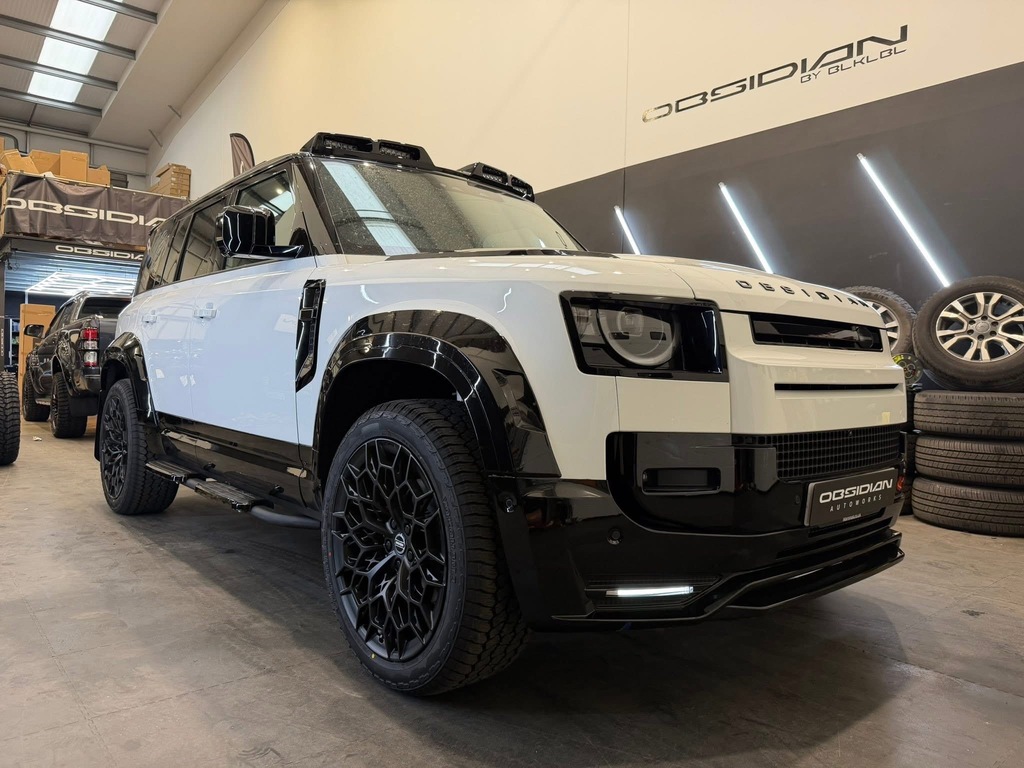 Land Rover Defender 110 Obsidian 110 D250 Hard Top S White