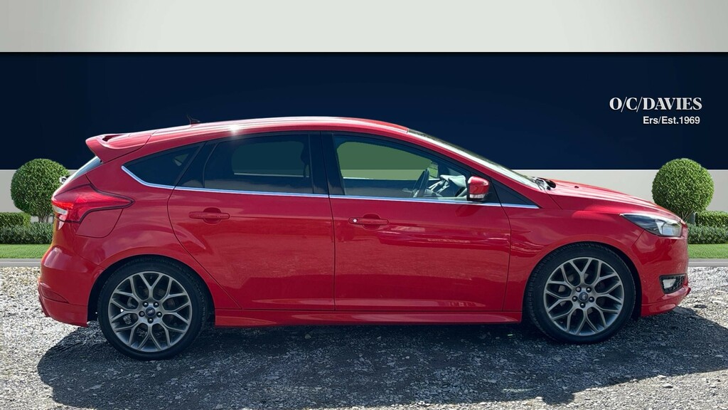 Ford Focus 1.5 Tdci Zetec S Hatchback Euro WR15BXK Red #2