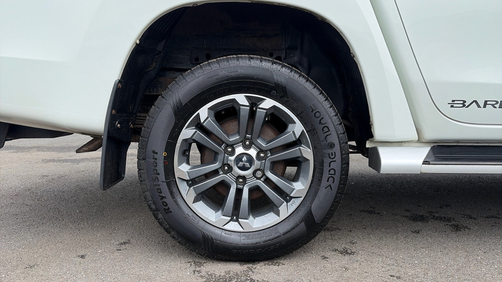 Mitsubishi L200 2.2 Di-d Dc Barbarian X Pickup Double Cab Dies Grey #17