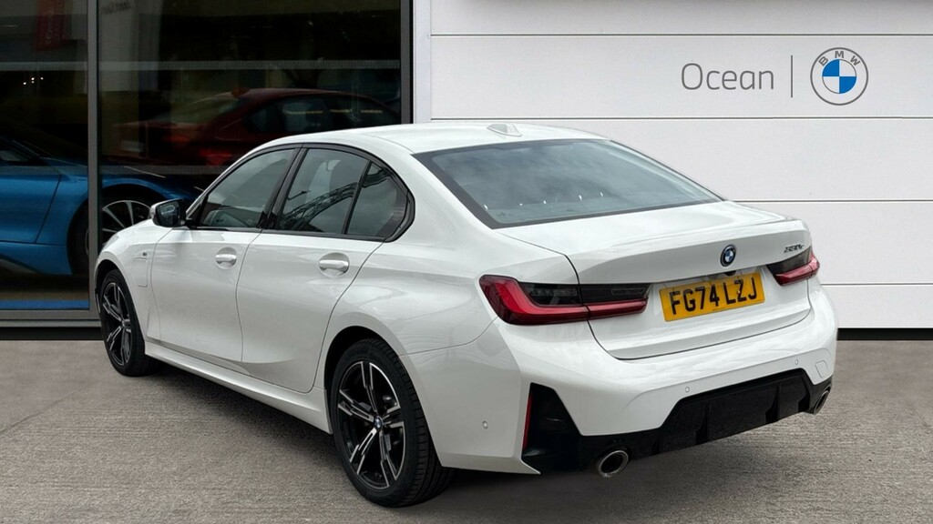 BMW 3 Series Saloon White #2