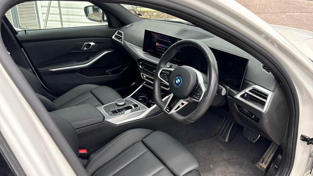 BMW 3 Series Saloon White #6