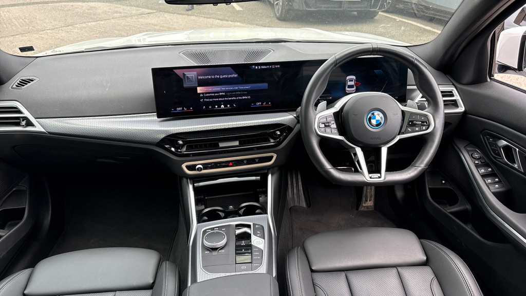 BMW 3 Series Saloon White #4