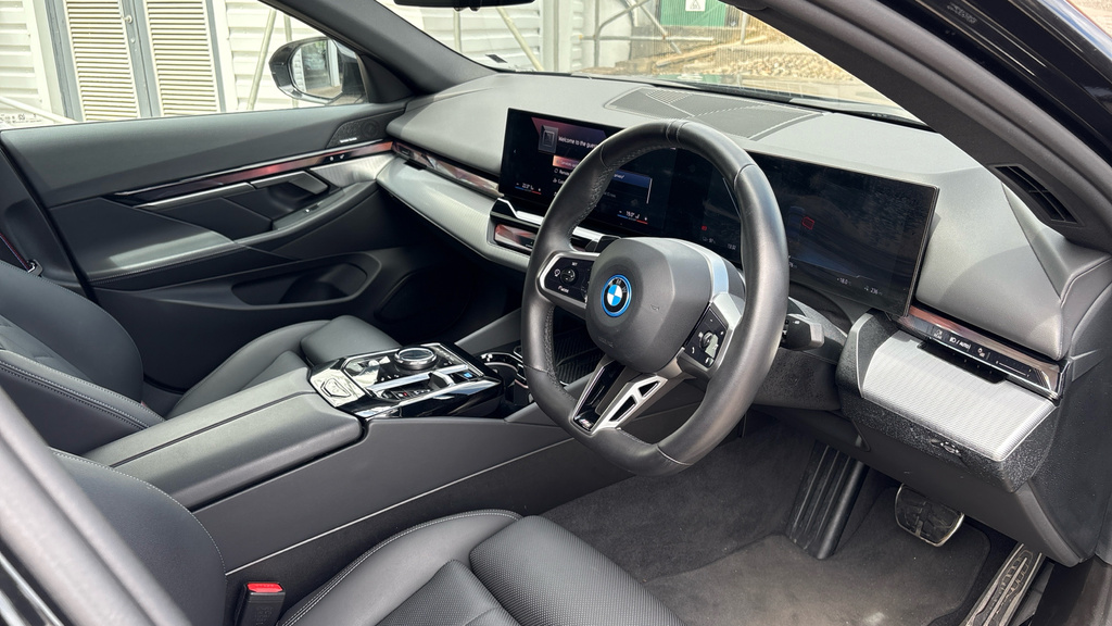 BMW i5 Saloon WA24UPZ Black #6