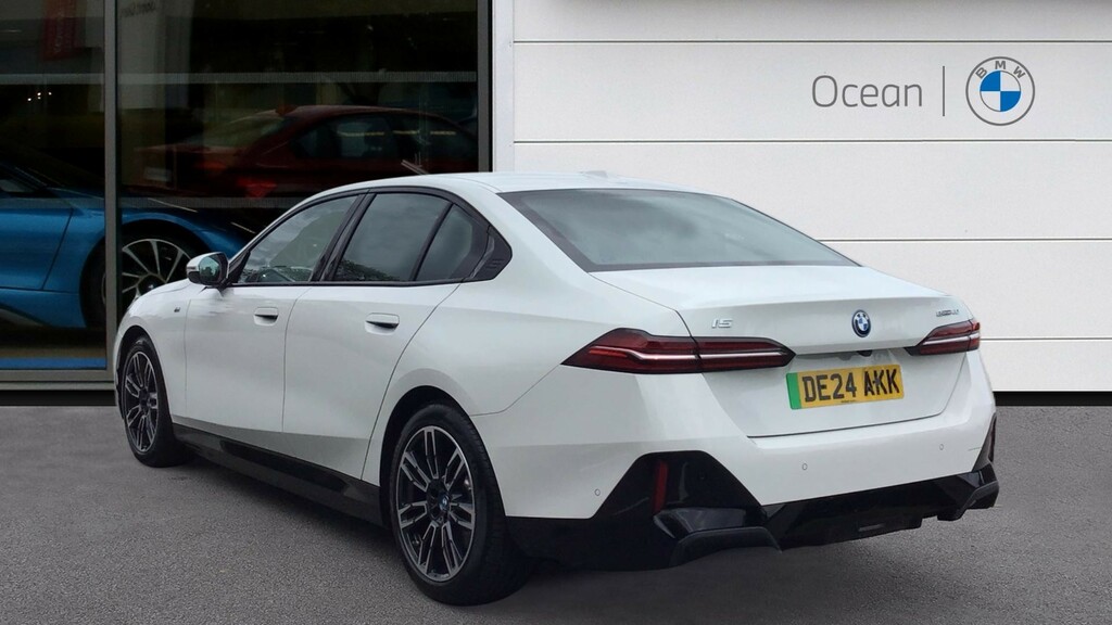 BMW i5 Saloon White #2
