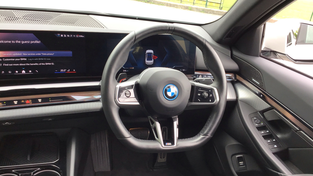 BMW i5 Saloon White #5