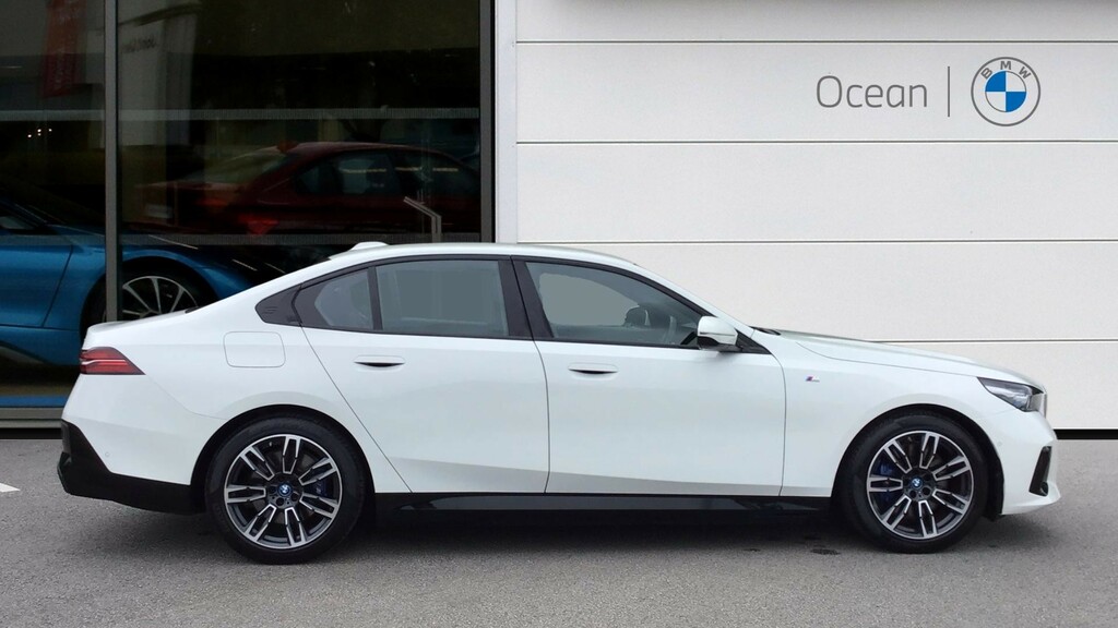 BMW i5 Saloon White #3