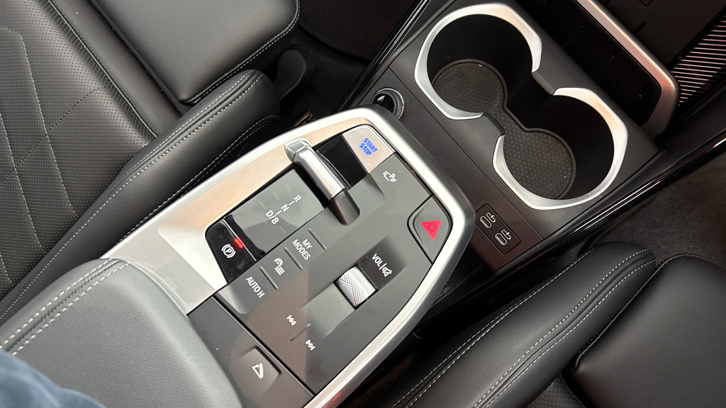BMW iX1 Edrive20 M Sport Black #10