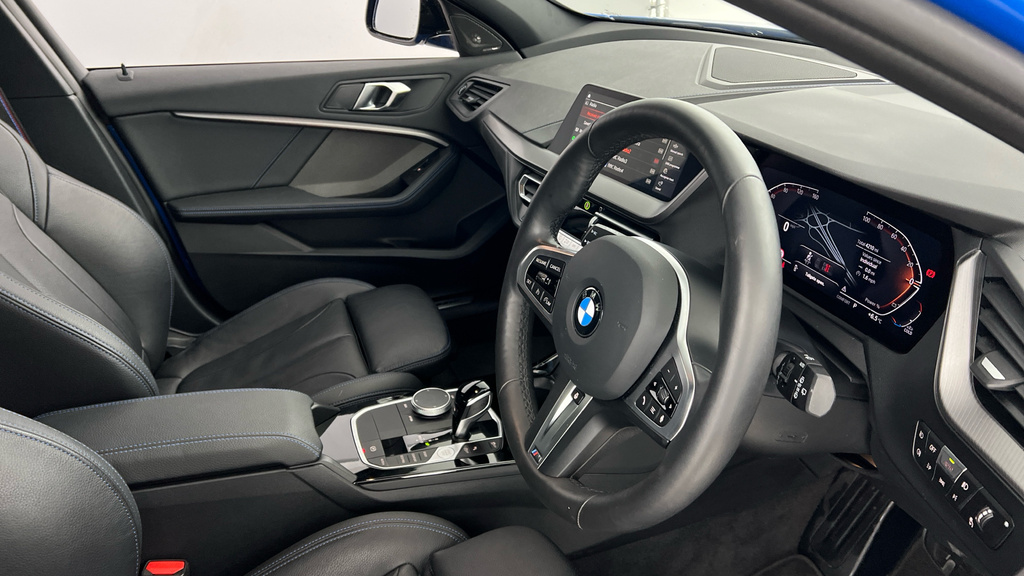 BMW 1 Series Sports YF24WMY Blue #6