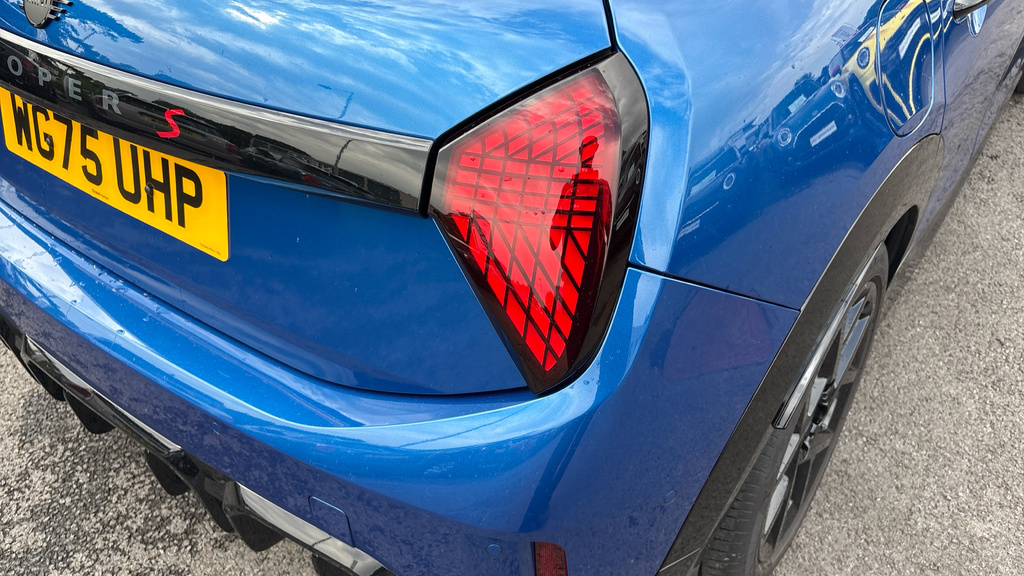 Mini Hatch 5-Door Hatch Cooper Exclusive Blue #36