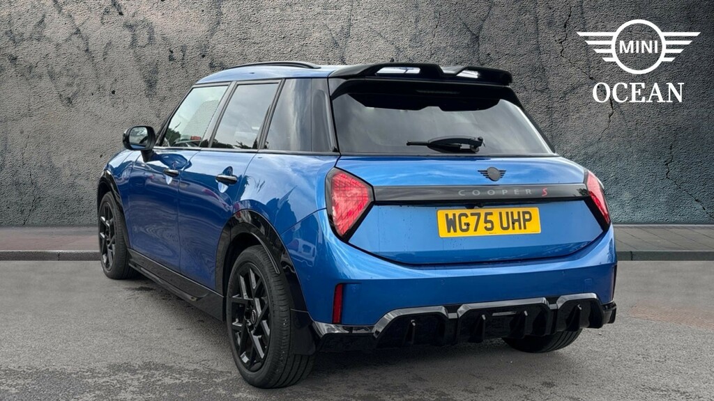 Mini Hatch 5-Door Hatch Cooper Exclusive Blue #2