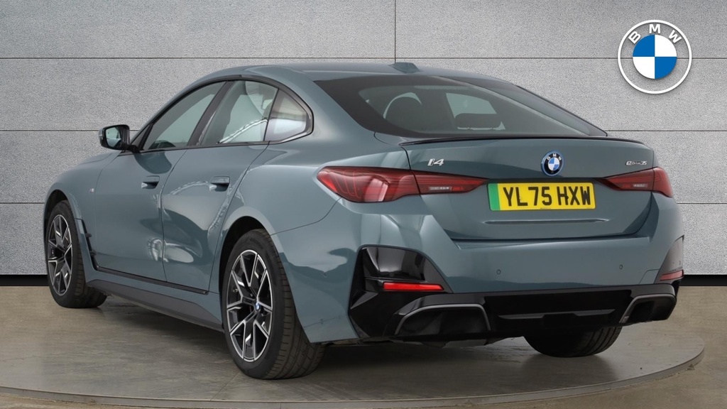 BMW i4 Coupe Green #2