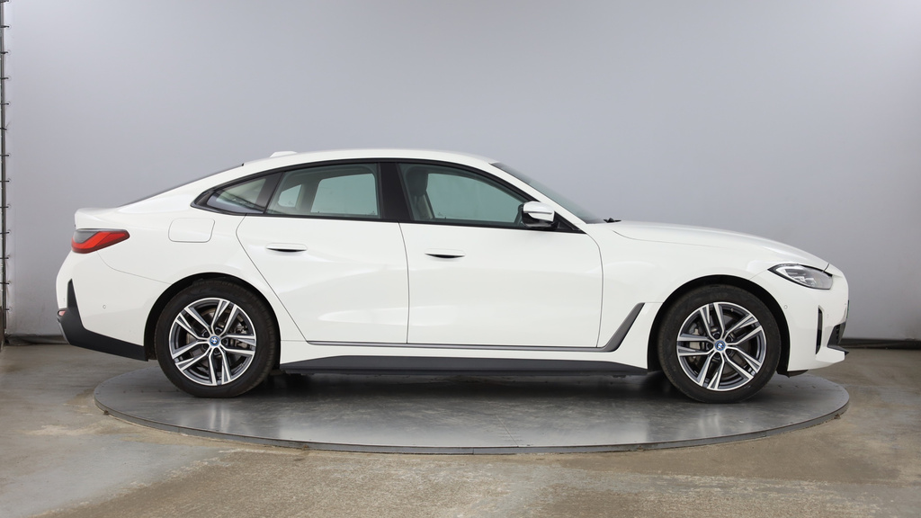 BMW i4 Coupe White #3