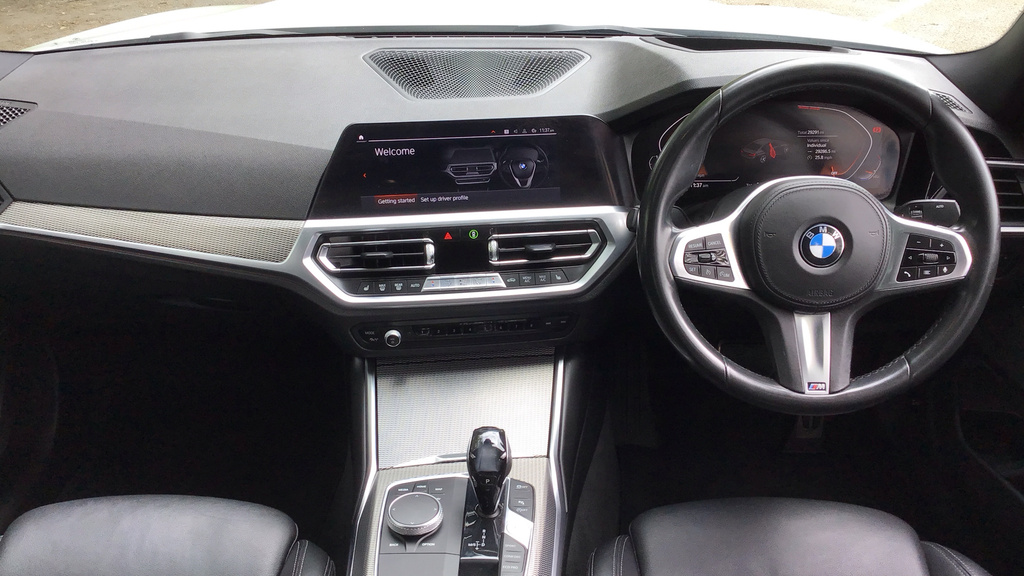 BMW 3 Series Saloon YL19VBN White #4