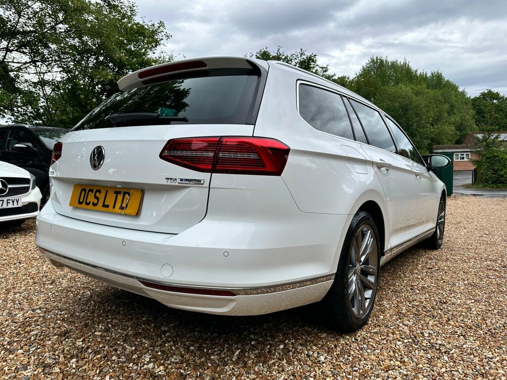 Volkswagen Passat 2.0 Tdi Gt Euro 6 Ss White #4