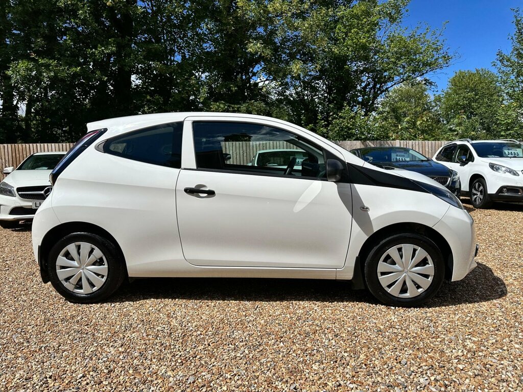 Toyota Aygo 1.0 Vvt-i X Euro 5 Euro 5 White #3