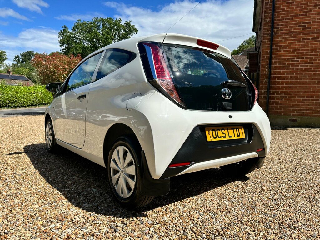 Toyota Aygo 1.0 Vvt-i X Euro 5 Euro 5 White #6